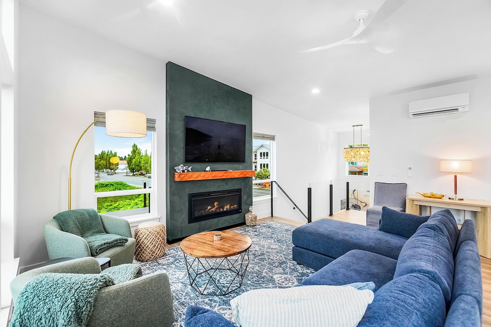 Cedarcrest House
