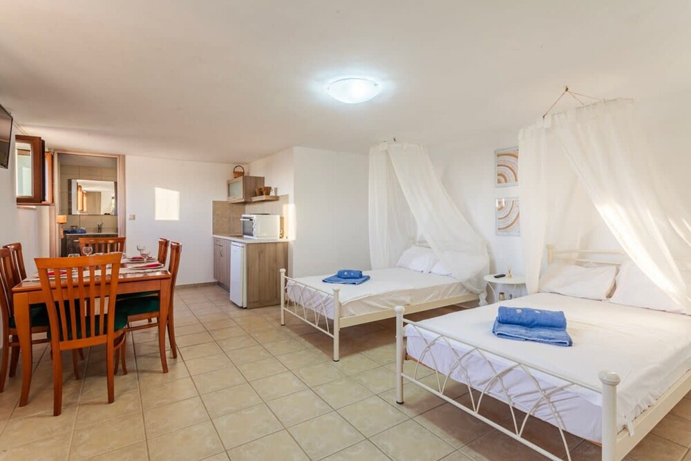 Mani Summer Escape - Spacious Home Fully Equipped