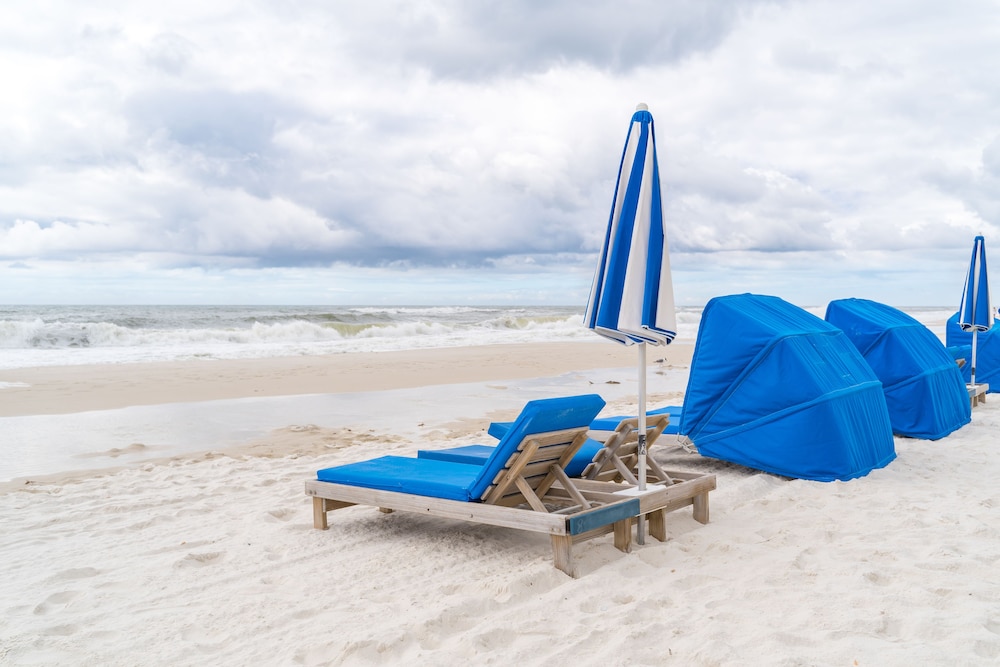 Tradewinds Condos by Hosteeva