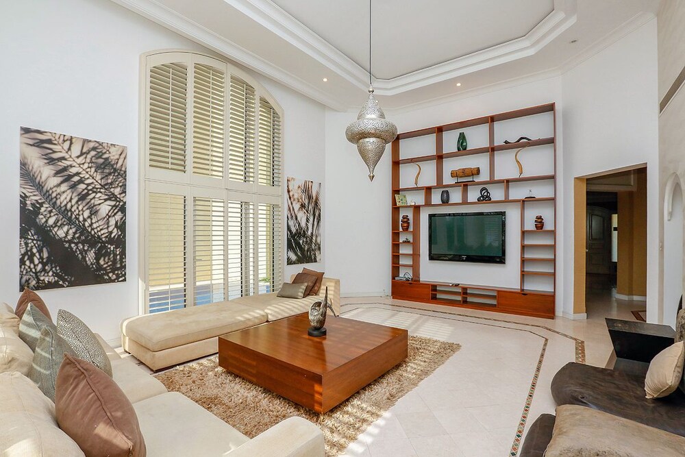 Kennedy Towers - Frond M Villa