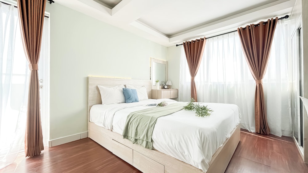 Minimalist And Homey Studio Apartment Amethyst