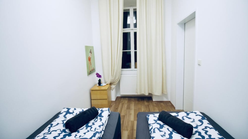 Cozy 2BR Apartment Near Augarten
