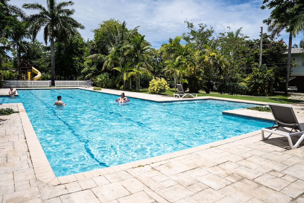 Hotel Luxury Apartments and Rooms The Lagoons - Image 1