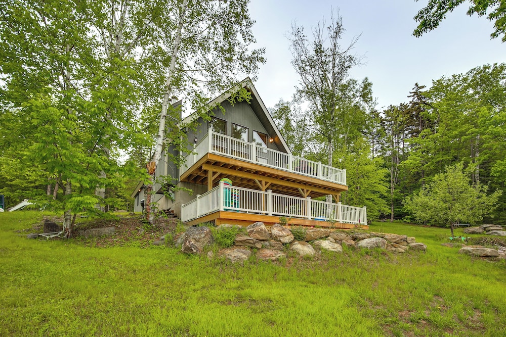 8 Mi to Okemo Mountain Resort: Mtn-view Retreat!