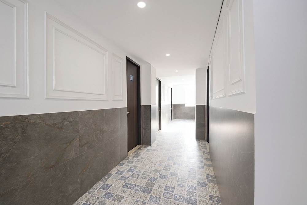 Fabhotel Dream Stay Inn