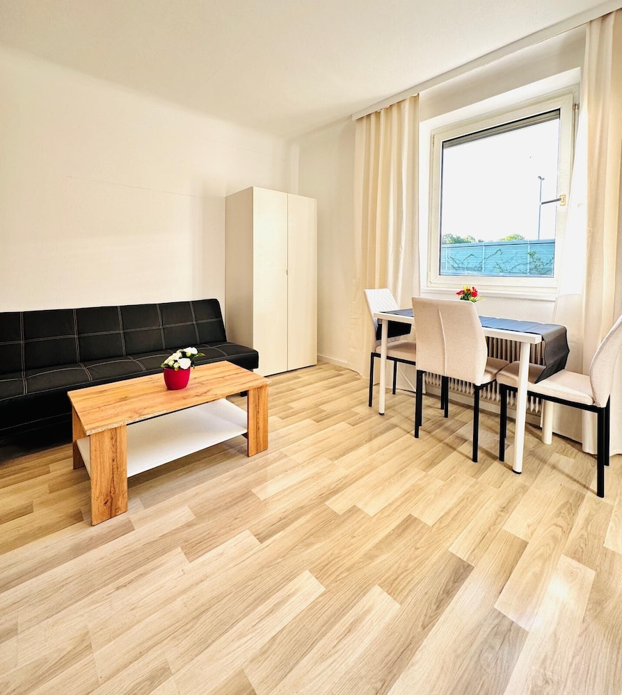 Cozy Garden Villa near Danube For 16P