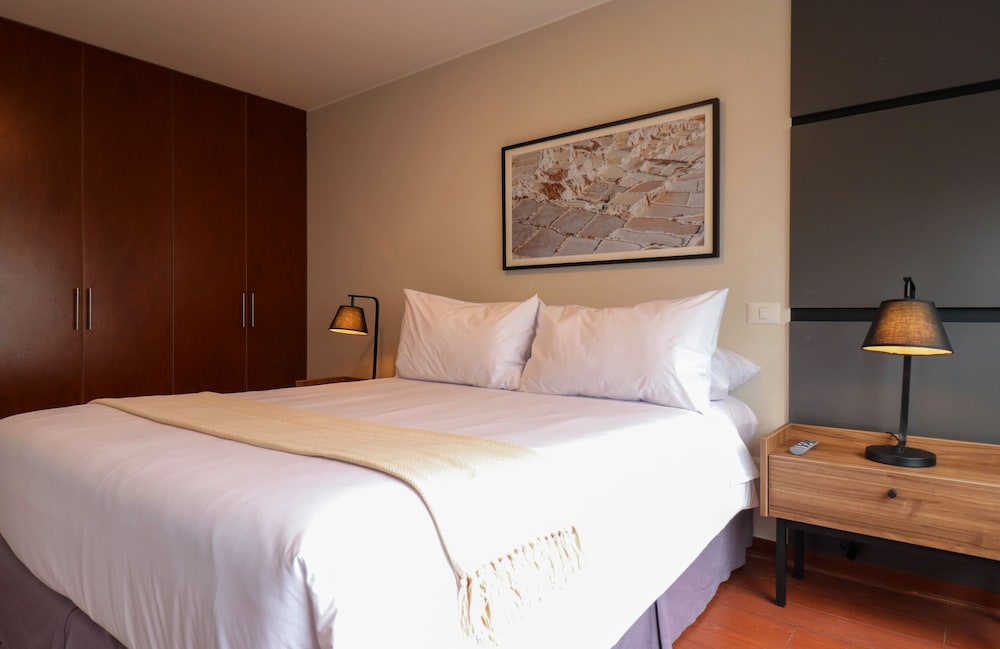 w Elegant 2BR w Fantastic View in Miraflores