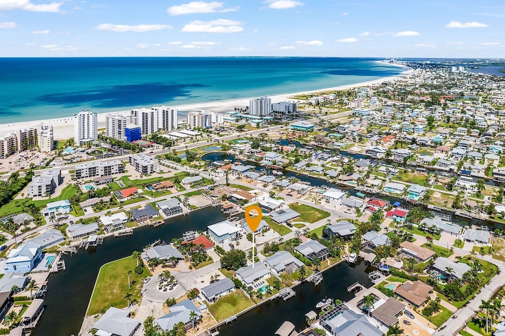 7 Dockside Dream: 3br/3ba Pool Home W/ Water Views! 3 Bedroom Home