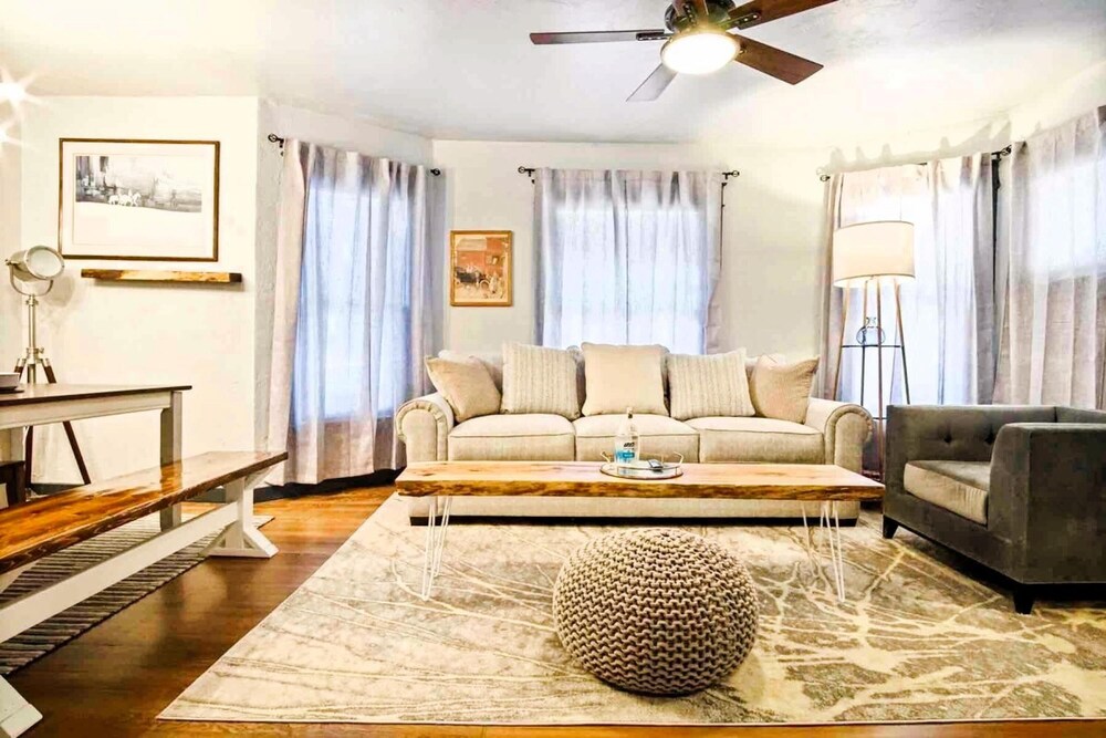 Oklahoma City Vacations - 3-story 6-bedroom 4 Bathrooms 3min-asian Dist - Property Image 89