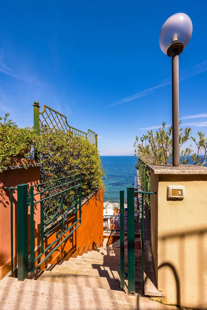 Heavenly Terrace by Napoliapartments