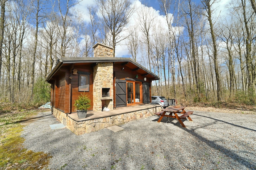 Chalet in Viroinval Near Nature Park