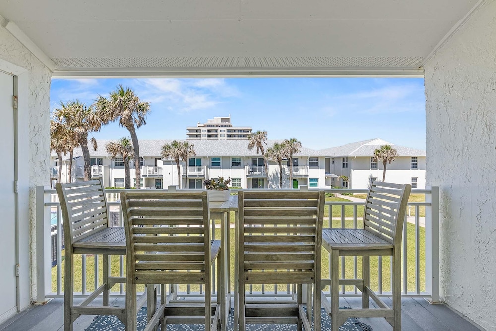 Colony Beach Club 248
