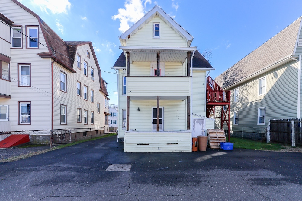 Bridgeport Vacations - Cozy Bridgeport Apartment: 2 Mi to Downtown! - Property Image 5