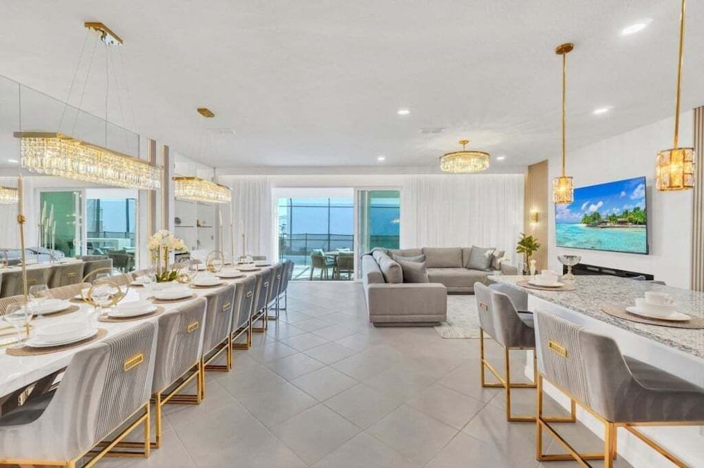 10 Bed 8 Bath Villa Gamesroom & Pool 16284saint 10 Bedroom Villa