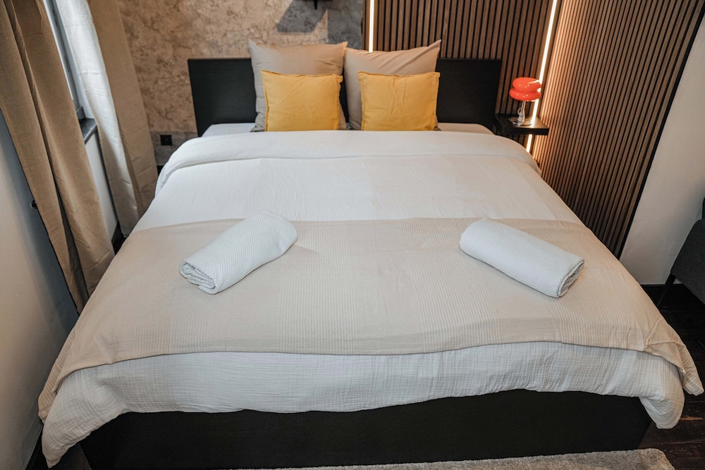 Comfy 5BR Apartment in Heart of Ghent