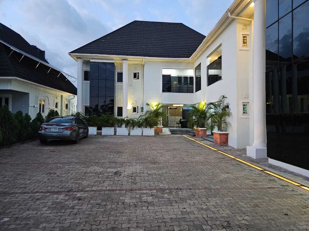 Ihsuites
