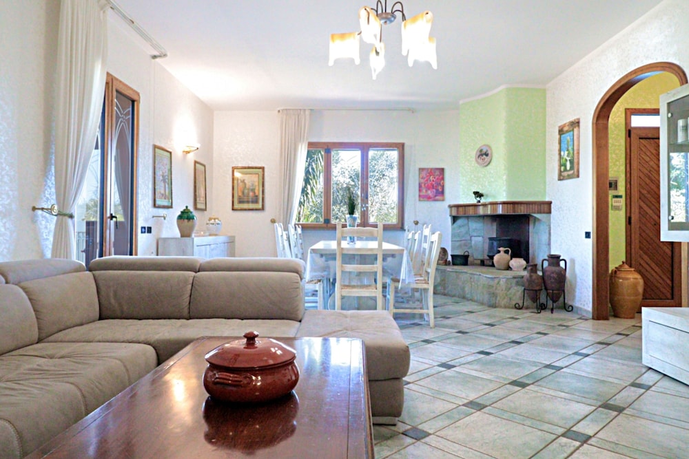 Villa Velisia - Con Ampia Piscina E Campo Da Gioco Privato