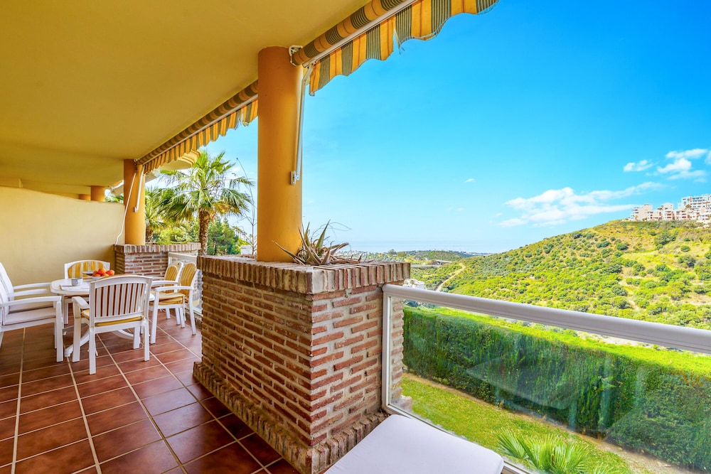 View of the sun Apartment With Pool