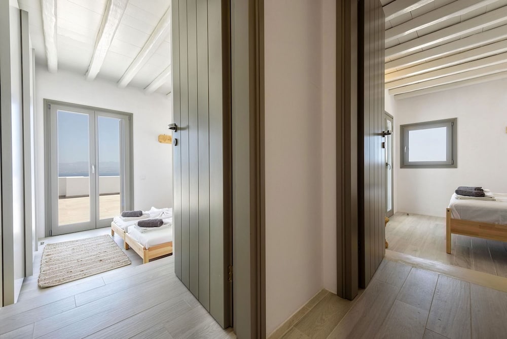 Rising Moon sea View Villa Near the Beach