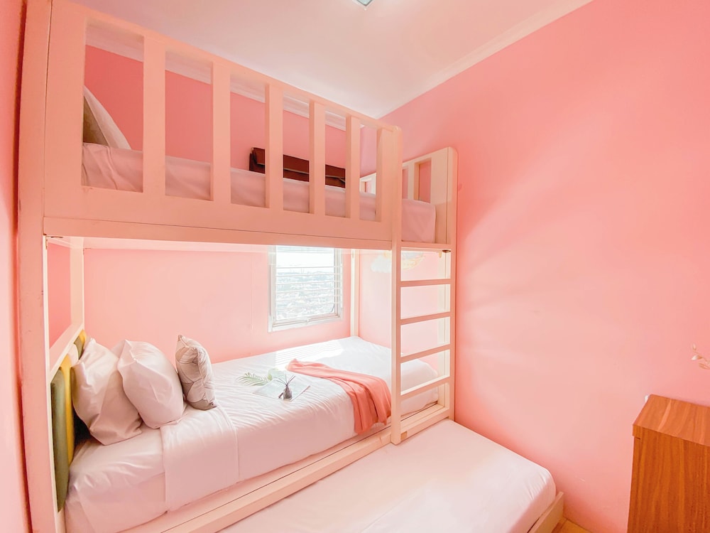 Spacious And Cozy 2Br With Extra Room At Marina Ancol Apartment