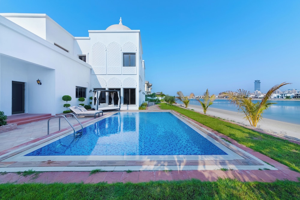 Beachfront Signature Villa - Mint Stay