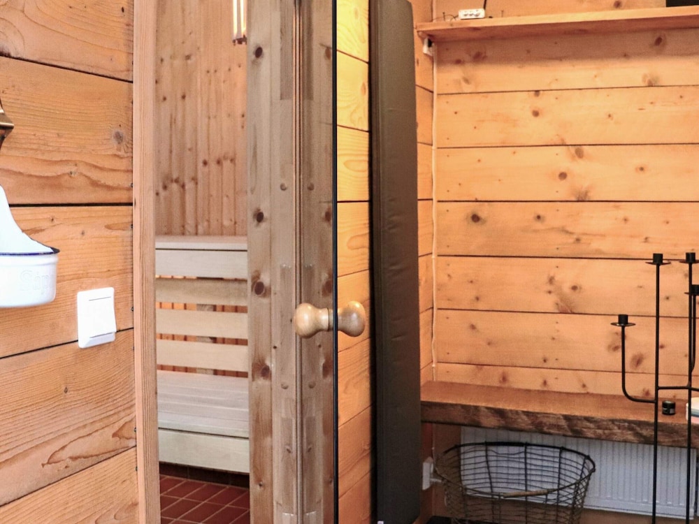 3 Bedroom Holiday Home With Sauna