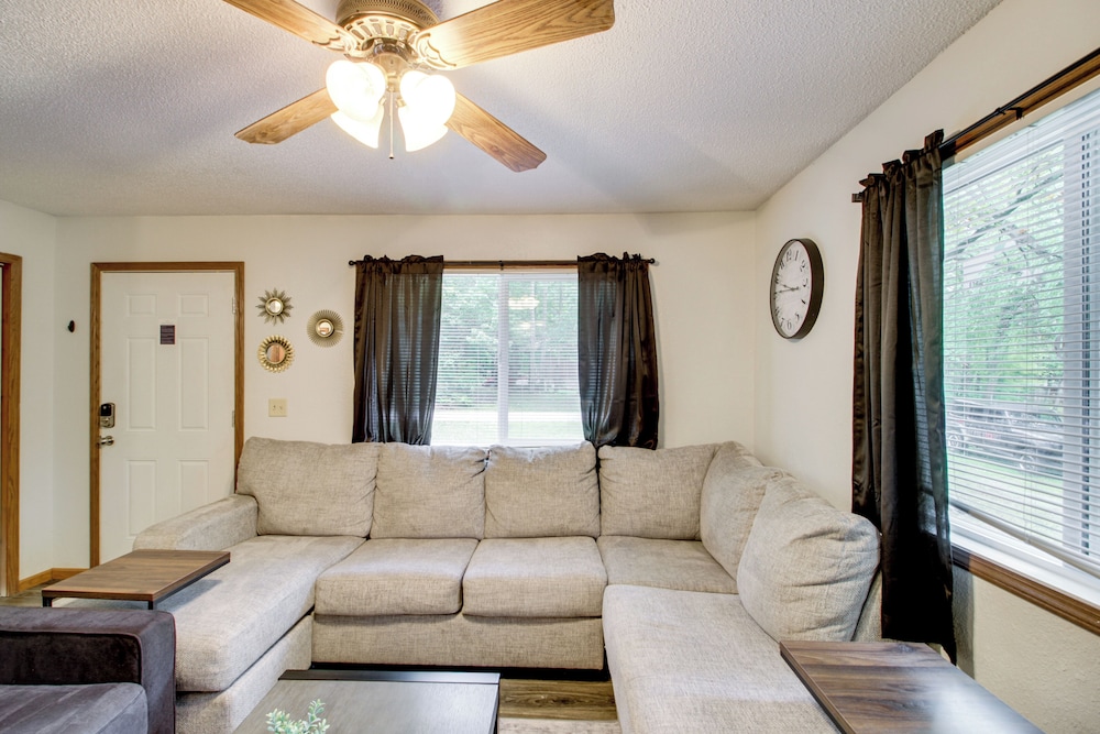 Near Lakes: Updated Family Home w/ Deck in Cushing