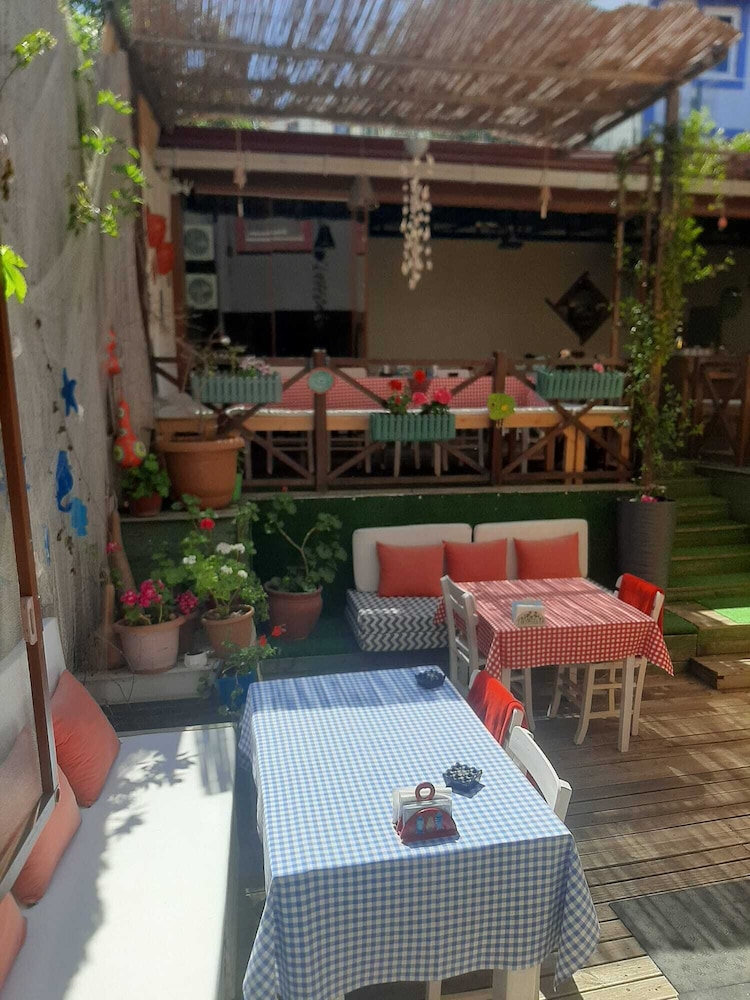 Delos Otel