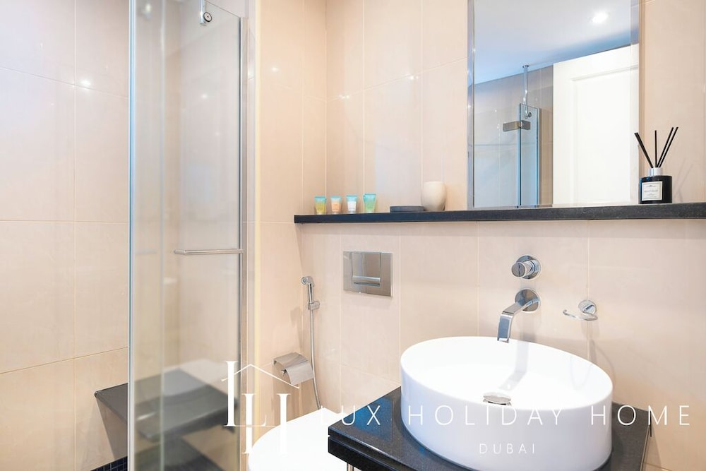 LUX The Bonnington JLT Suite