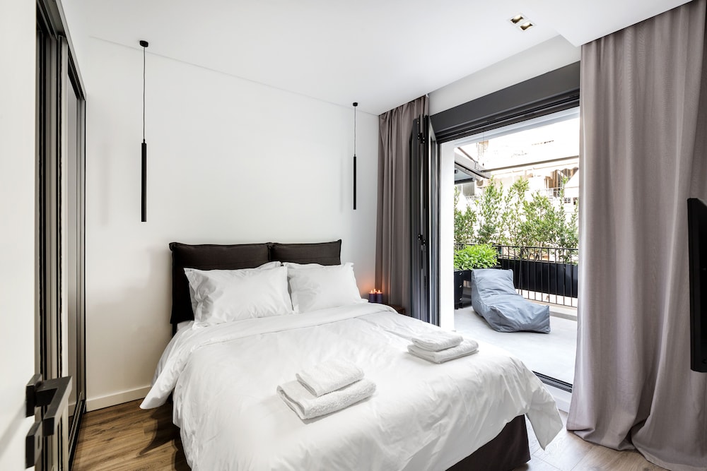 Elysan Urban Stays