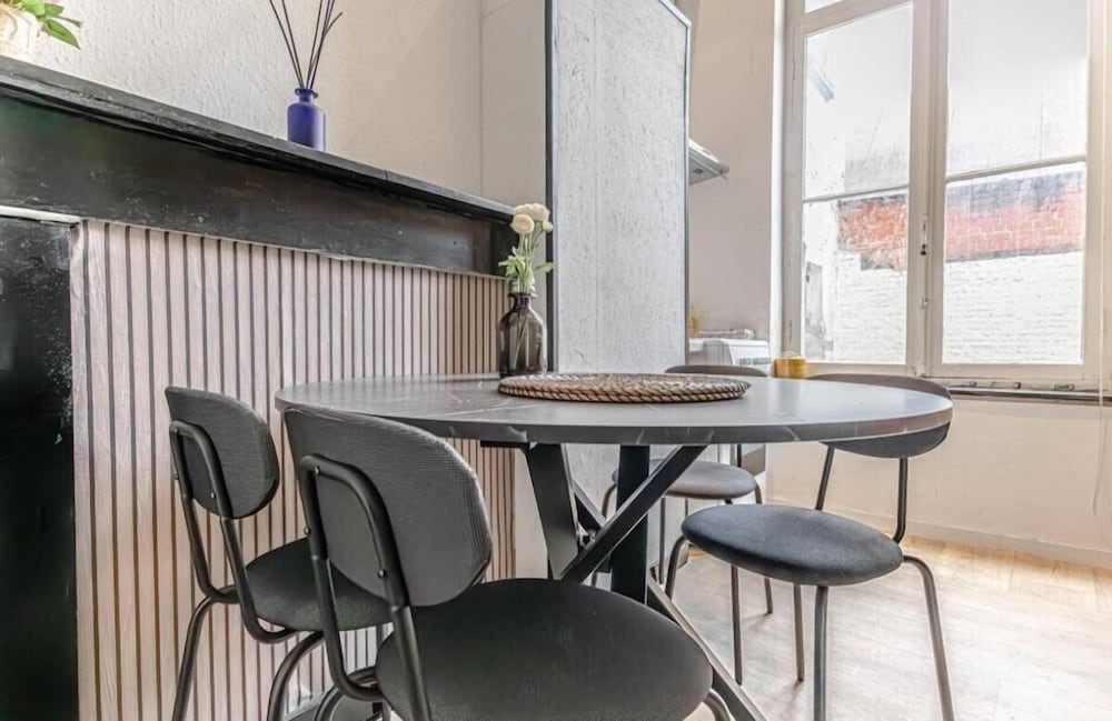 Comfy 5BR Apartment in Heart of Ghent
