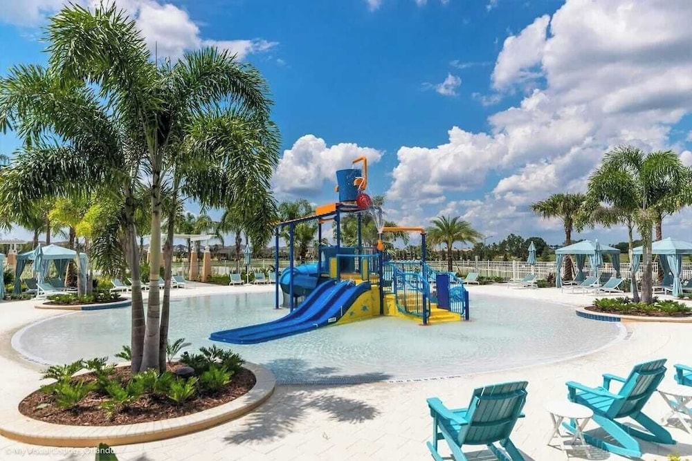 Sleeps 25! In Solara Resort, Near the Theme Parks Coconut Breeze by Avantstay
