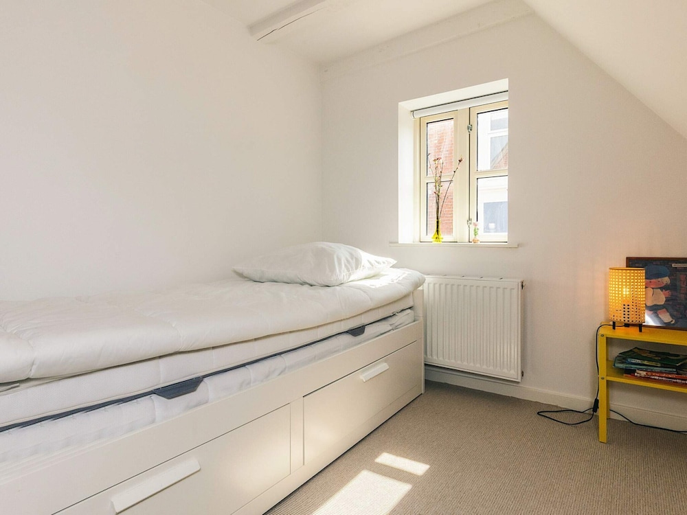 6 Person Holiday Home in Marstal