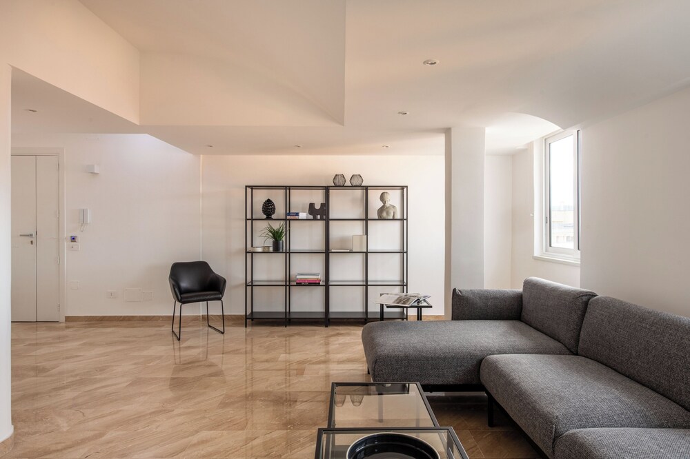 Ruggero City View apartment by Wonderful Italy