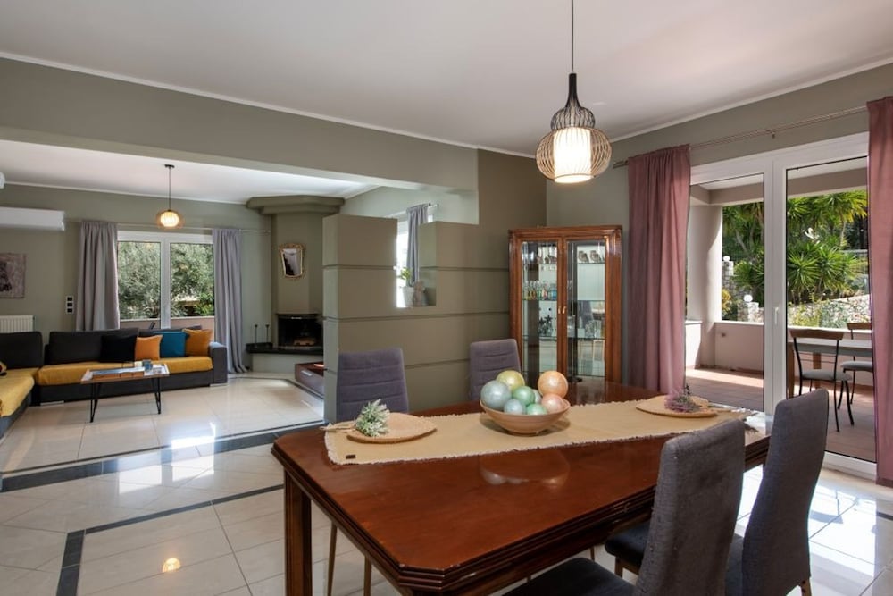 Green Hill Family Villa