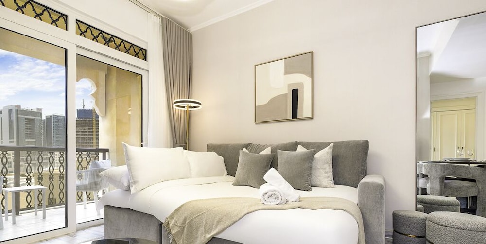 LUX  Modern Residence across Dubai Mall