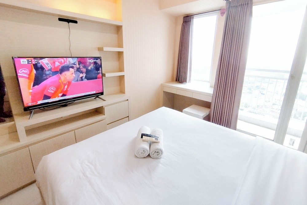 Studio Minimalist Connect to Pakuwon Mall at Tanglin Supermall Mansion Apartment