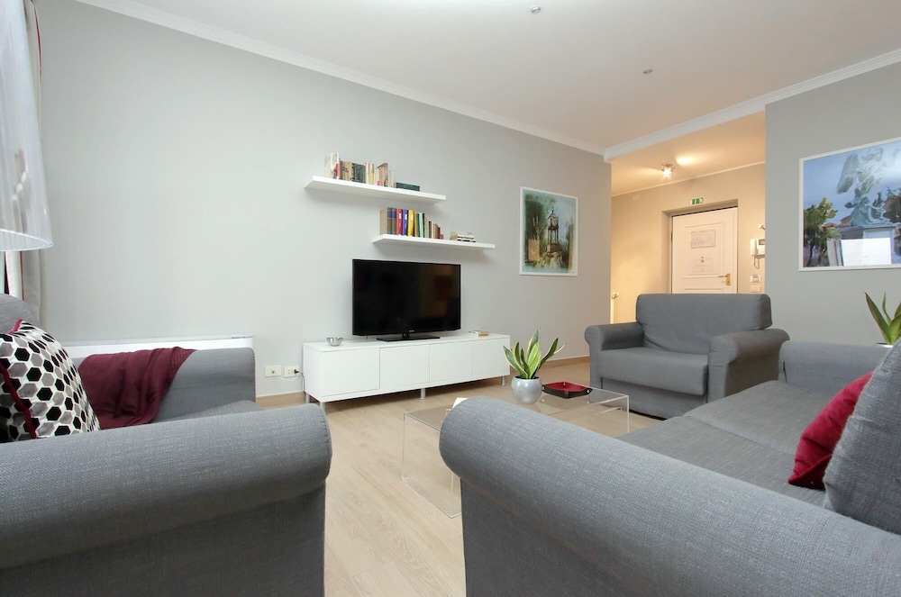A4 Piazzetta Margutta - A4 - My Extra Home