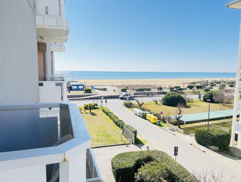 Sea View Apartment - Beahost