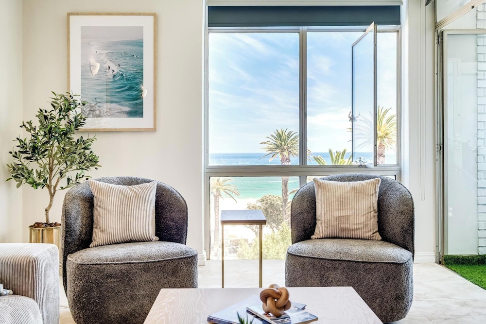 Camps Bay Seaside Beach View Apartment Palm Bay