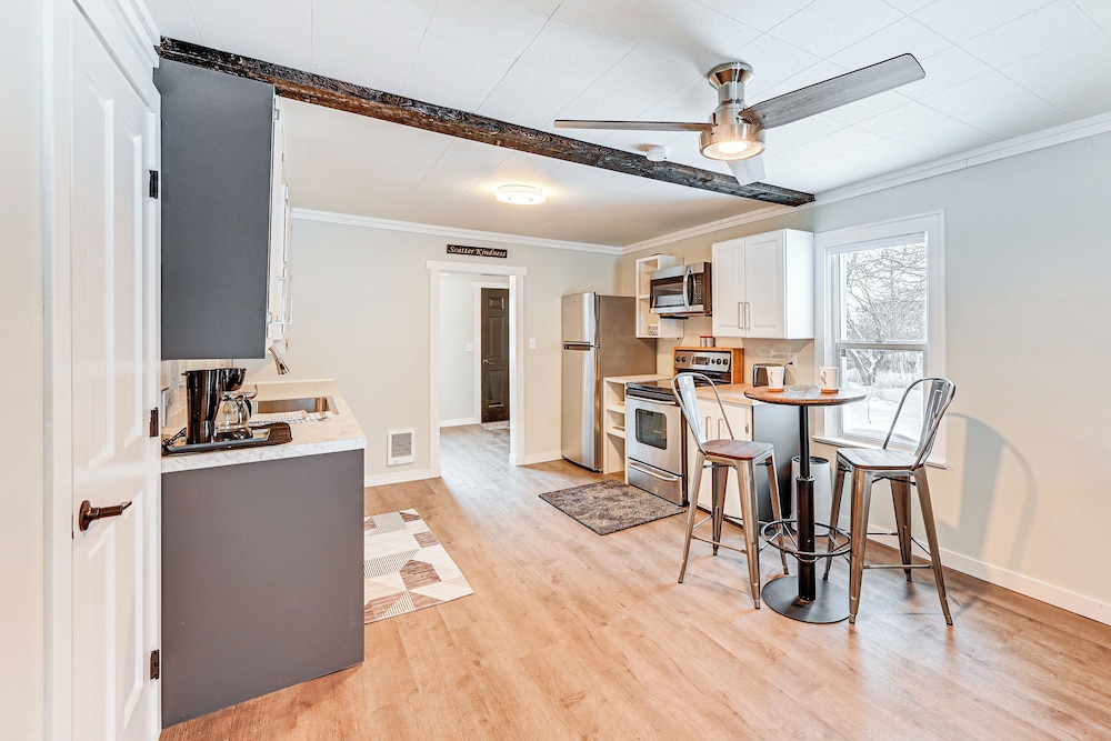 1 Mi to Main Street Polson: Updated Home w/ Deck!