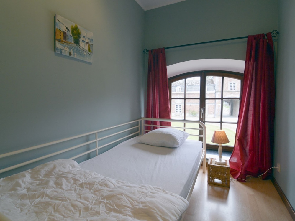 Elegant Castle Stay, Havelange view 5