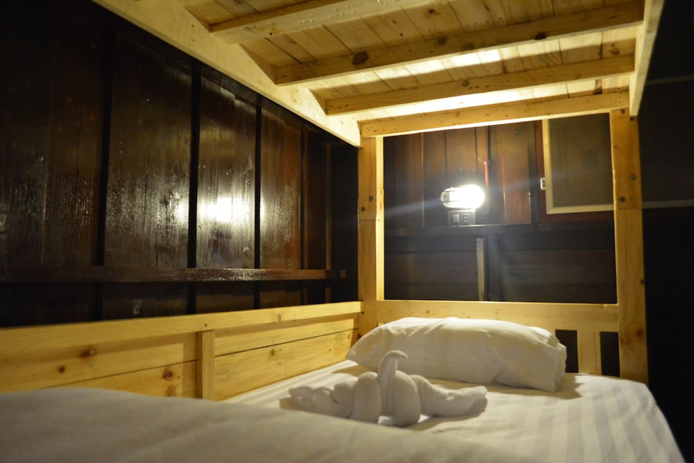 SamSibSan Hostel
