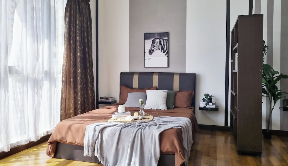 NaiBnB @ Regalia Residence