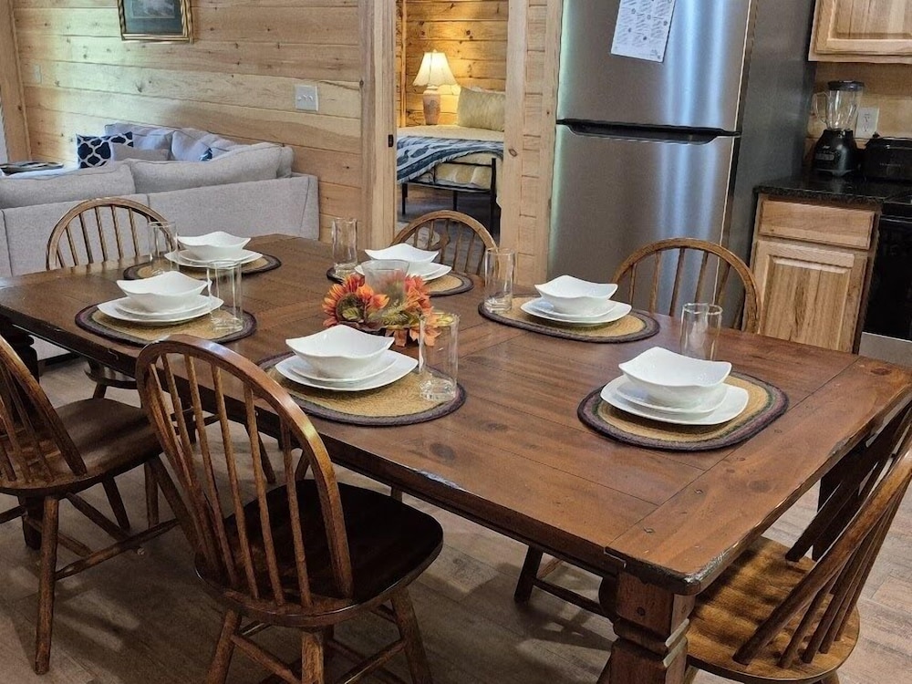 Misty Mountain Getaway - 2 bedroom 2 Cabin