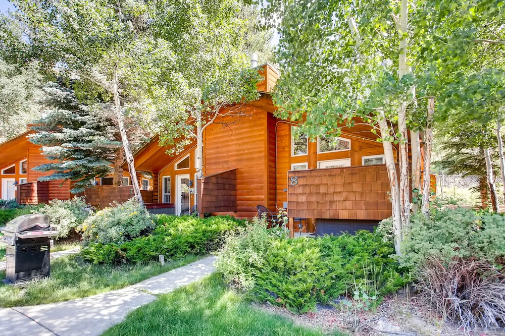 Estes Park Condos - Property Image 3
