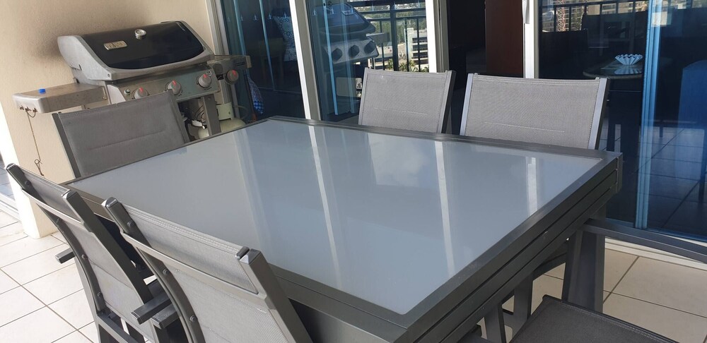 Chevron Tower3 has 2bedrooms 2beds With Car Park