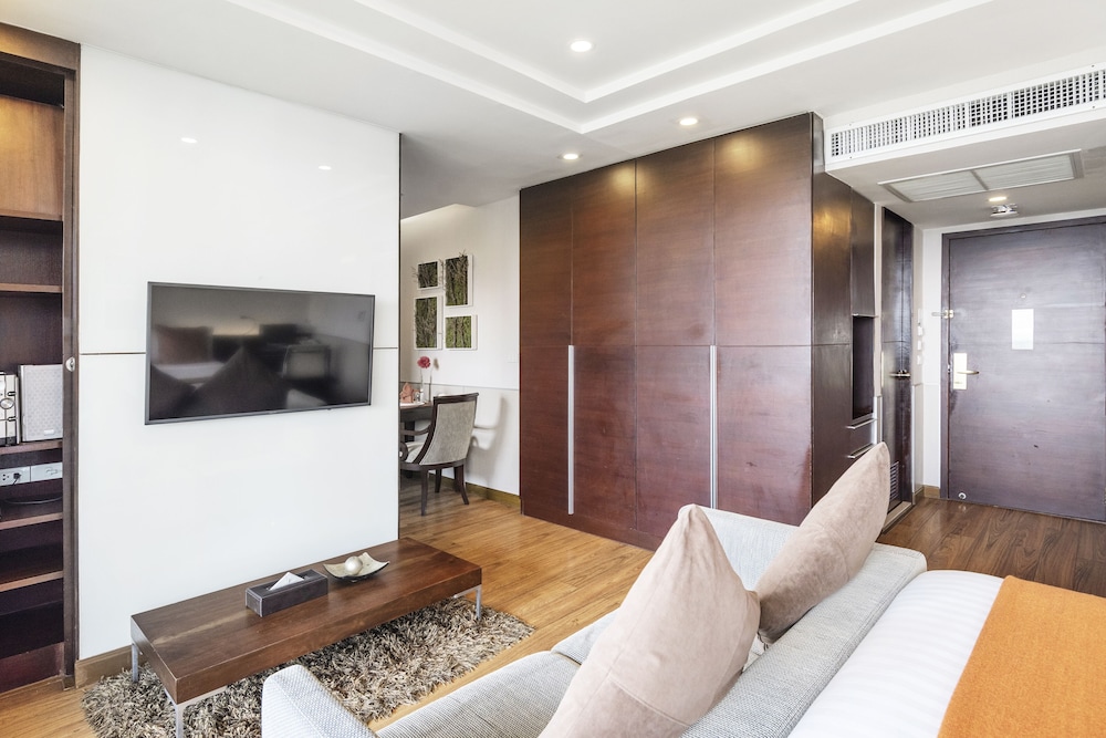 Innermost Pratunam by Favstay