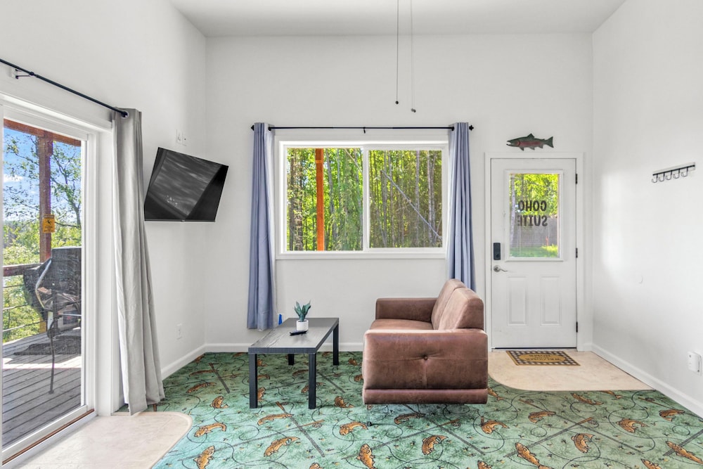 River Views & Fire Pit: Cozy Soldotna Apartment!