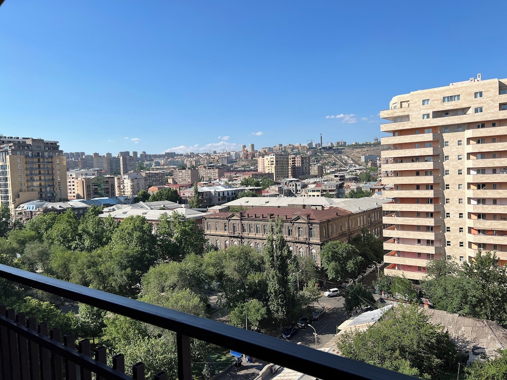 2-bedroom Luxury apartment in the center of Yerevan by Sweet Home